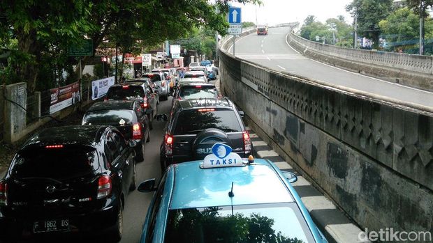 Warga Mengeluh TransJ Ragunan-Monas Via Antasari Ditempuh 1,5 Jam