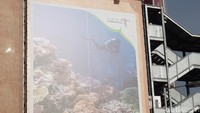 Selain taksi, billboard di London juga ada yang menampilkan keindahan alam Indonesia. Seperti di dekat Stasiun Victoria. Semoga warga London makin banyak tertarik liburan ke Indonesia ya! (Erna/detikTravel)