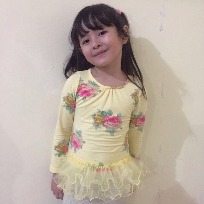 Shaquilla Nugraha meski berusia muda artis cilik ini tak bisa di anggap remeh di dunia hiburan. Ia telah membintangi sejumlah judul sinetron. Kini ia juga ikut terlibat film layar lebar berjudul Chrisye yang telah memasuki proses produksi sejak awal tahun 2017. Foto: Instagram