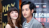 Pemuda berusia 18 tahun itupun tampak serasi dengan dara yang berusia 16 tahun. Pool/Ismail/detikFoto.