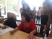 Sandiaga Uno menerima aduan warga Pluit