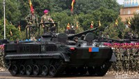 Kepala Staf TNI Angkatan Laut Kasal Laksamana TNI Ade Supandi melakukan inspeksi pasukan.