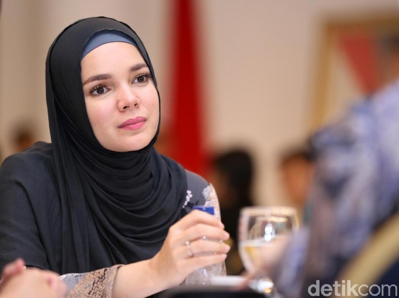 Dewi Sandra Menangis hingga Depresi Perankan Sabina di Ayat-Ayat Cinta 2 Dewi Sandra Menangis hingga Depresi Perankan Sabina di Ayat-Ayat Cinta 2