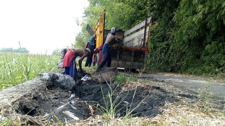 Barang Bukti Limbah Batu Bara Bakar Kaki 5 Warga Dibersihkan, Ada Apa Barang Bukti Limbah Batu Bara Bakar Kaki 5 Warga Dibersihkan, Ada Apa