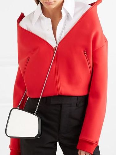 Setelah Rok 'Karpet Mobil', Balenciaga Rilis Tas Kaca Spion Rp 32 Juta