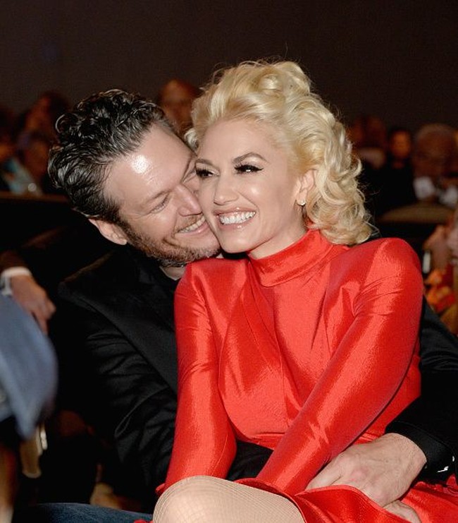 Blake Shelton yang terpilih sebagai Pria Terseksi di Dunia pada 2017 menjalin asmara jangka panjang dengan kekasihnya, penyanyi Gwen Stefani. Vokalis band No Doubt ini sebelumnya menikah denan musisi Gavin Rossdale namun rumah tangga mereka berakhir dengan perceraian. Foto: Instagram