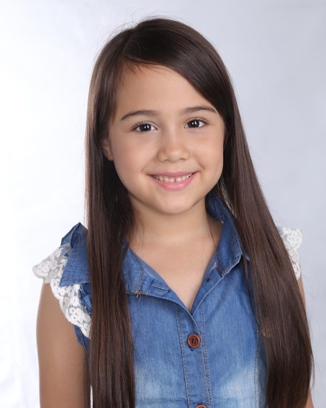 Nicole Elizabeth Rossi namanya mulai melambung di dunia hiburan sejak membintangi serial Elif versi Indonesia. Ia menjadi salah satu artis cilik paling laris, kini ia berperan disinetron Anugrah Cinta. Foto: Instagram