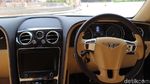 Jalan-jalan ke Mal Naik Bentley Gratis