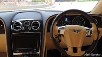 Pihak apartemen baru memiliki satu Bentley saja untuk mengantar para penghuni karena apartemen baru beroperasi Maret 2018. Foto: Dina Rayanti