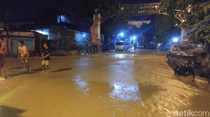 Banjir Kanal Timur Semarang Kembali Meluap