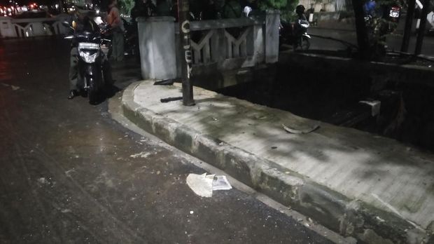 Ini Sisa Puing Mobil Setya Novanto di TKP Kecelakaan 