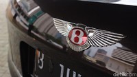 Mobil-mobil buatan Inggris ini dikenal sebagai mobil yang juga dipakai oleh Ratu Elizabeth II. Foto: Dina Rayanti