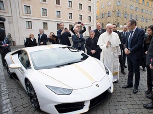 Dilelang, Lamborghini Paus Fransiskus Diperkirakan Rp 6 Miliaran