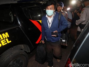 KPK Geledah Kamar Hingga Lemari Novanto, Pengacara: Tak Ada Rahasia