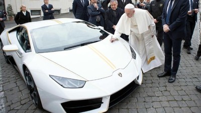 Lamborghini Paus Fransiskus Rp 145.000