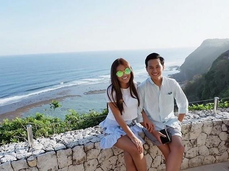 Sempat Putus, Aurel dan Sang Pilot Muda Masih Sayang-sayangan Sempat Putus, Aurel dan Sang Pilot Muda Masih Sayang-sayangan