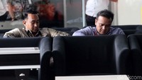 Sebelumnya Irvanto pernah pula diperiksa kasus proyek e-KTP pada Jumat (27/10) kemarin. Irvanto memenuhi panggilan KPK sebagai saksi kasus e-KTP untuk tersangka Direktur Utama PT Quadra Solution Anang Sugiana Sudihardjo.