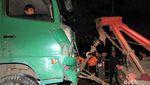 Truk Kontainer Terguling di Sumedang, Satu Orang Tewas
