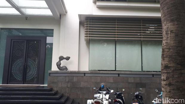Sepi, Siang Ini Tak Ada Aktivitas Mencolok di Kediaman Setya Novanto