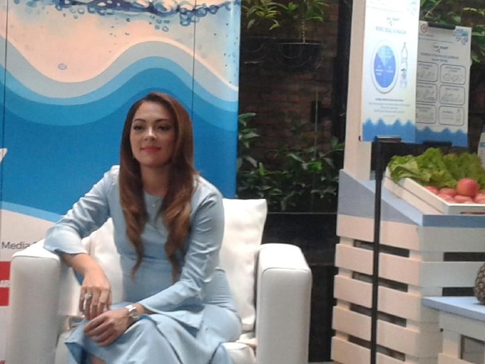 dr Reisa menyarankan skipping sebagai olahraga yang tidak mengeluarkan biaya mahal. Foto: Widiya Wiyanti/detikHealth dr Reisa menyarankan skipping sebagai olahraga yang tidak mengeluarkan biaya mahal. Foto: Widiya Wiyanti/detikHealth