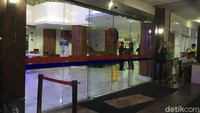Ia sebelumnya sempat dirawat di UGD tapi kini telah dibawa ke ruang perawatan. 