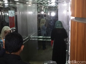 Setya Novanto Dirawat, Istri Datangi RS Medika Permata Hijau