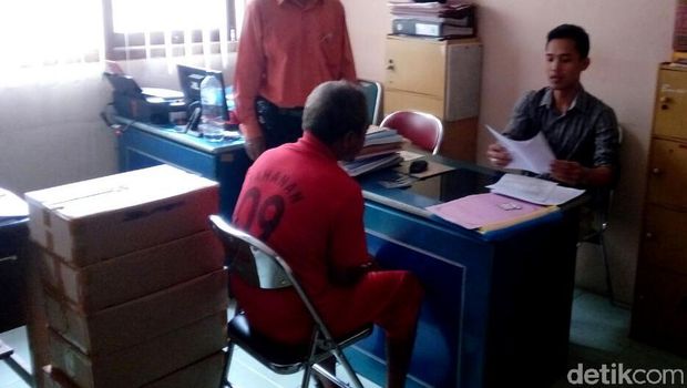 Tersangka di Mapolres Pekalongan.