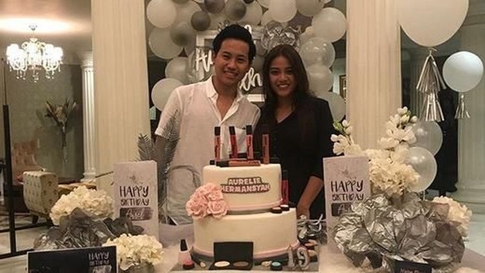 Belum Putus dengan Pilot Ganteng, Aurel Masih Berhubungan Baik