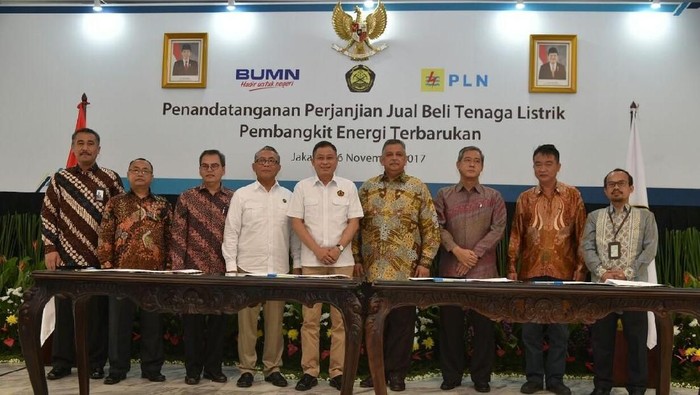 PLN dan Swasta Teken Kontrak Listrik Energi Terbarukan 640 MW