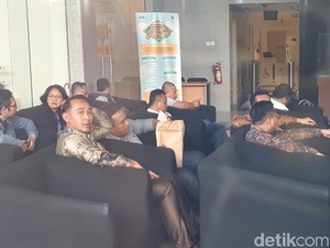 Keponakan Setya Novanto Datangi KPK