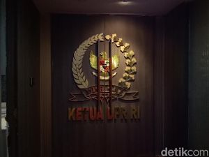 Dijemput Hilman di DPR, Novanto Punya Pintu Rahasia?