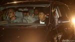 Foto: Penyidik KPK Bawa Banyak Koper dari Rumah Setya Novanto