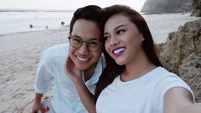 Kemesraan hingga Curhatan Bani soal Hubungannya dengan Aurel Hermansyah