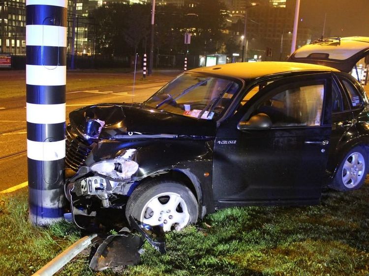 Aguero Juga Pernah Tabrak Tiang di Jalan, Ronaldo Hancurkan Ferrari