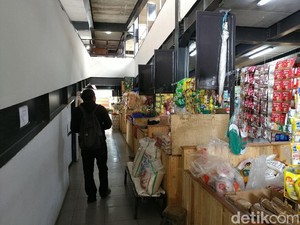Melihat Pasar Kekinian Sarijadi Bandung yang Masih Sepi