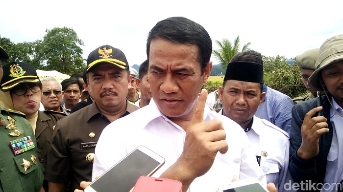 Mentan Amran Ancam Pecat CPNS yang Telat Datang ke Kantor