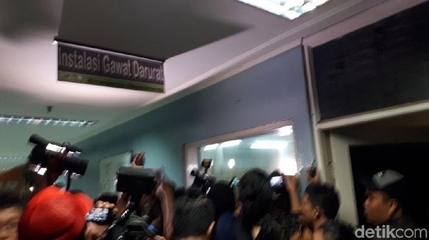 Penyidik KPK Masuk Ruang IGD RS Medika Tempat Novanto Dirawat
