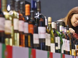 Sluurp! Wine dari Whey Tofu Ini Selain Enak Juga Menyehatkan