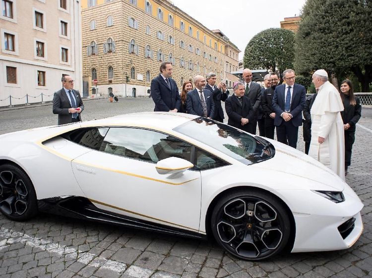 Laku Hampir Rp 12 Miliar, Ini Lamborghini Paus Fransiskus