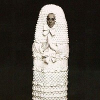 Jika ingin terlihat seperti kepompong di hari pernikahan, gaun pengantin yang seluruhnya terbuat dari tisu ini bisa jadi inspirasi. Foto: Istimewa