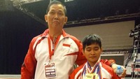 Widari memborong tiga medali emas (angkatan bench press, dead lift, dan total angkatan) dari kelas 47 kg di Kejuaraan Angkat Berat Dunia 2017 yang berlangsung di Plzen, Republik Ceko.  (dok. PP PABBSI)