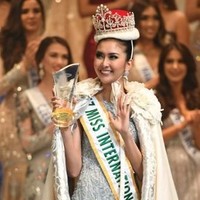 Saat ini, Puteri Indonesia Lingkungan 2017 itu masih berada di Tokyo. Rencananya ia akan kembali ke Tanah Air akhir November mendatang dan disambut dengan acara arak-arakan. (Foto: AFP PHOTO / Toshifumi KITAMURA)