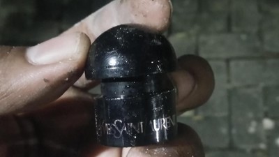 Foto: Penampakan Puing Mobil Setya Novanto di TKP Kecelakaan