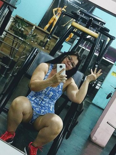 Nenek 58 Tahun yang Punya Tubuh Kekar dan Bugar Ini Jadi Viral