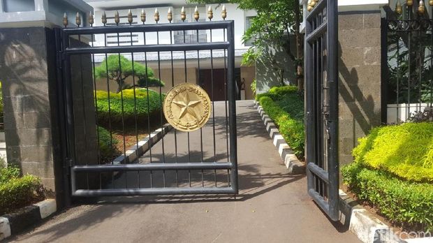 Rumah dinas Novanto sepi