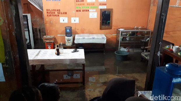 sisa-sisa banjir