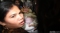 Proses pemindahan berlangsung gaduh.