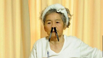 Unik! Nenek Ini Awet Muda berkat Hobi Bikin Foto Lucu