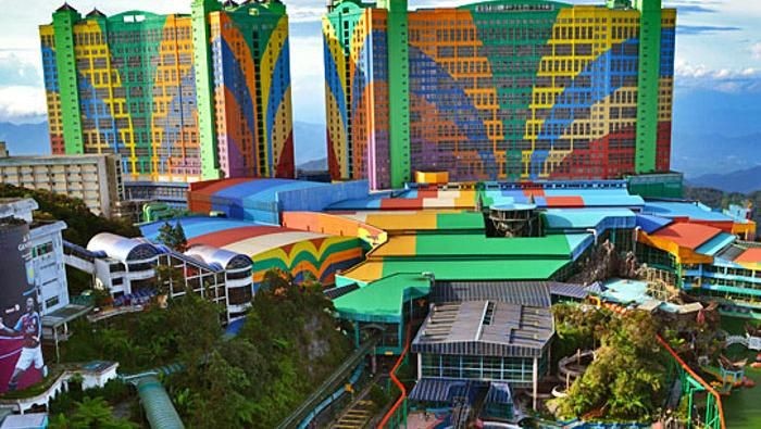First World Hotel