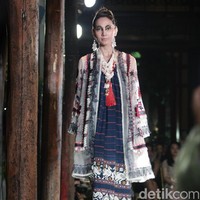 Fashion Show Biyan Wanaatmadja yang mengusung tema HUMBA HAMMU di Dharmawangsa Hotel, Jakarta, Rabu (15/11/2017). Foto:  Mohammad Abduh/Wolipop